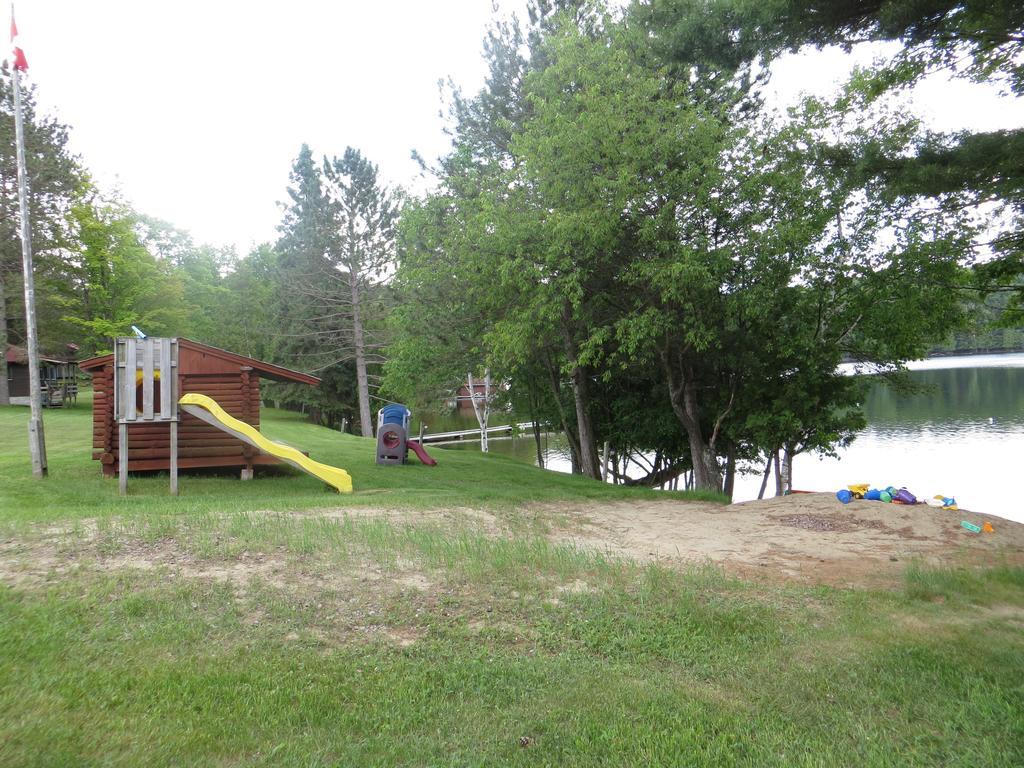 Bondi Village Cottage Resort Lake of Bays Εξωτερικό φωτογραφία