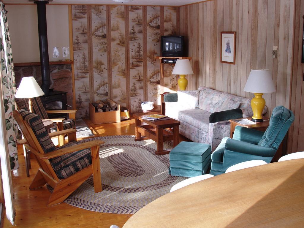 Bondi Village Cottage Resort Lake of Bays Εξωτερικό φωτογραφία